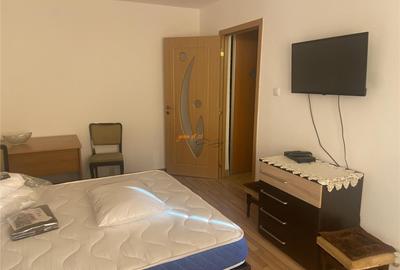 Garsoniera , zona B-dul Independentei , et 2 , 32 mp , decom - 5