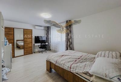 Apartament cu 4 camere semidecomandat, mobilat în Zorilor