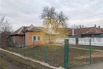 Teren Construcții intravilan de 403 mp, în Ronaț