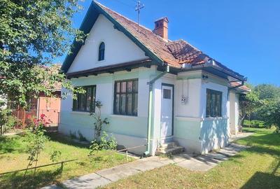 Casa situata in Rasnov, constructie din caramida D+P+pod, teren 395 mp - 1