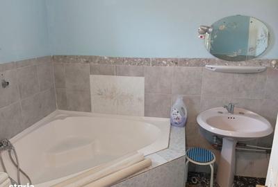 Casă cu 6 camere cu Teren 843 Mp în Livada - 18