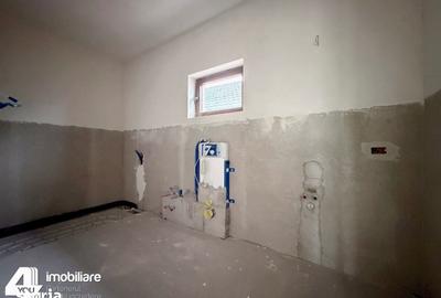 Casă cu 4 camere cu Teren 500 Mp în Central