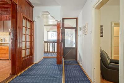 Casă cu 8 camere cu Teren 485 Mp în Central - 15