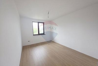 Casă individuală cu 4 camere cu Teren 6110 Mp în Girov - 9