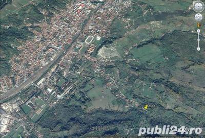Teren de 5500 mp, în Central - 4