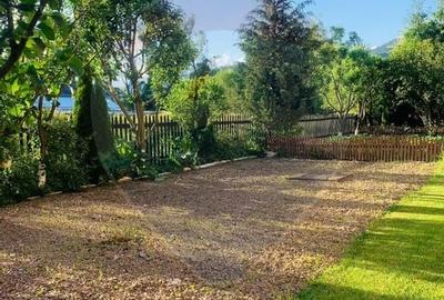 Casă individuală cu 9 camere cu Canalizare în Central - 4