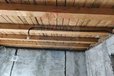 Casă cu 5 camere cu Teren 200 Mp în Poiana - 14