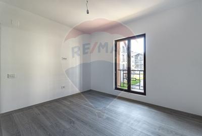 Spațiu comercial, de 261 mp, în Tractorul - 16