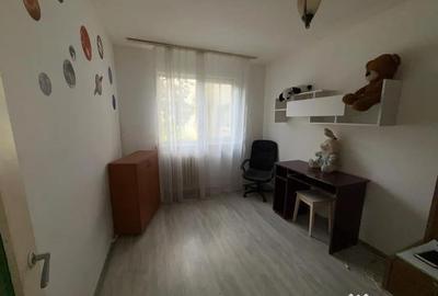 Apartament cu 3 camere semidecomandat în Dacia - 10