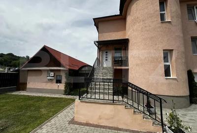 Casă cu 5 camere cu Teren 1000 Mp în Central - 8