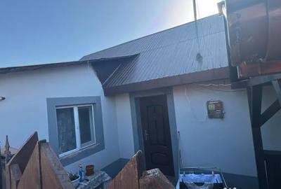 Casă cu 3 camere cu Teren 110 Mp în Central - 2