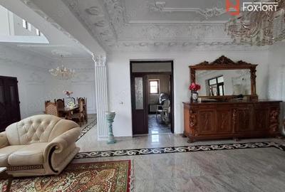 Casă cu 13 camere cu Canalizare în Recaș - 1