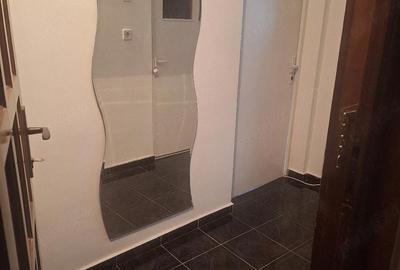 Apartament cu 3 camere semidecomandat în Central - 3