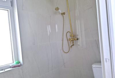 Casa recent renovata in Campenesti - 11