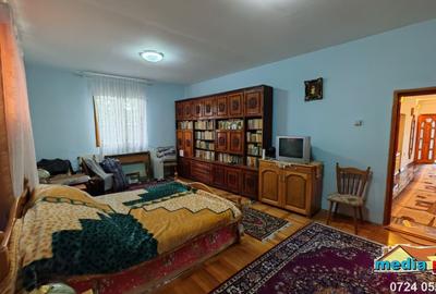 Casă individuală cu 4 camere cu Teren 2422 Mp în Foltești - 6