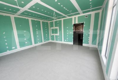 Spațiu comercial, de 520 mp, în Industrială