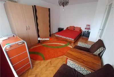 Garsonieră decomandată în Central - 4