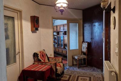 Apartament cu 3 camere decomandat în Drăgășani - 4