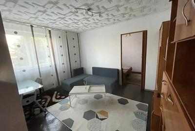 Apartament cu 3 camere semidecomandat în Micro 1 - 8