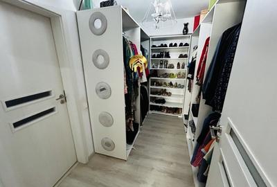 Casă cu 6 camere cu Teren 239 Mp în Ghencea