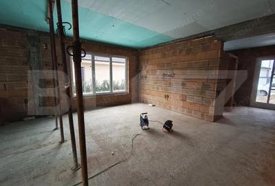 Casa finisata la cheie la intrare in Santandrei racordata la toate utilitatile - 2