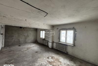 Casă cu 6 camere cu Teren 300 Mp în Central - 9