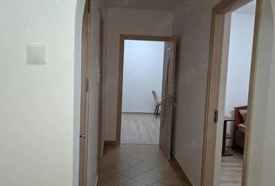 Inchiriere apartament 2 camere, decomandat,etaj 2