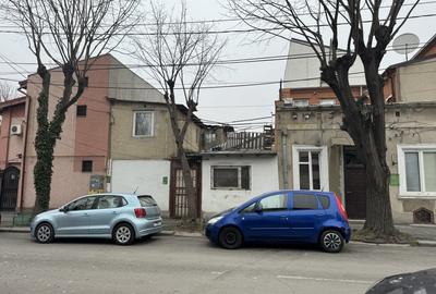 Vând casă ultracentral, - 2