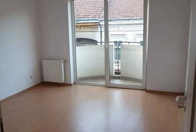 Apartament cu 3 camere decomandat în Central - 4