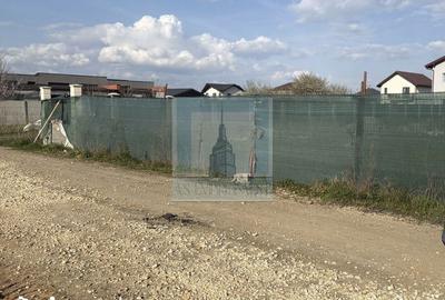 Teren de 1000 mp, în Central - 2