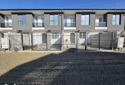 Casă cu 3 camere cu Teren 140 Mp în Central