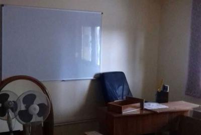 Spațiu comercial, de 50 mp, în Central - 4