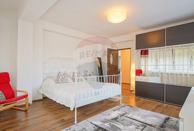 Apartament cu 5 camere decomandat, mobilat în Zamora - 8