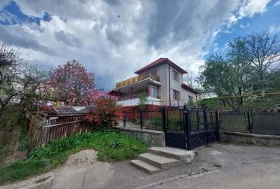 Doua case Petrila Valea Jiului - 1