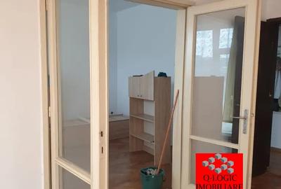 Apartament cu 2 camere nedecomandat în Tractorul