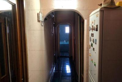 72mp Foarte Spatios 3 cam Buzaului MOBILAT etaj 4 din 5 - 1