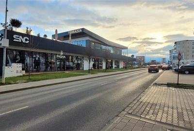 Spatiu comercial cu vitrina Doamna Stanca mall Selimbar - 1