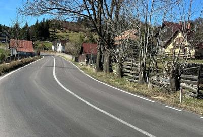 Teren intravilan 2500 mp Fundata la 15 km de zona Bran-Moeciu - 1