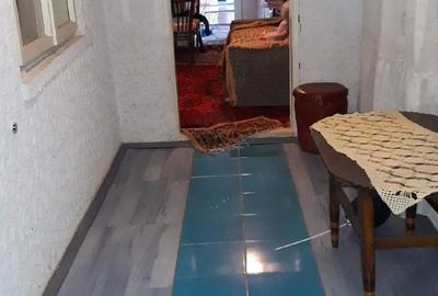 Casă cu Teren 1132 Mp în Central - 1