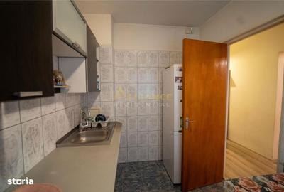 Apartament cu 3 camere în Tineretului