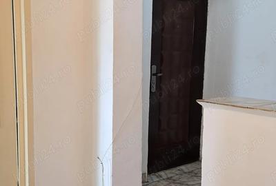 Vand apartament doua camere, confort I, decomandat, Micro 5.