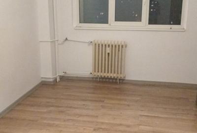 Apartament cu 2 camere decomandat în Mihai Bravu