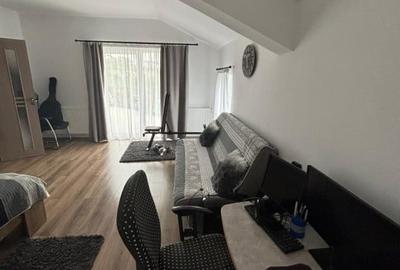 Casa cu 5 Camere in Dezmir - 5