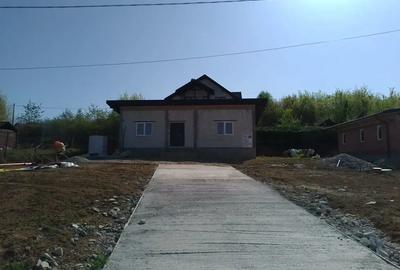 Casă cu 3 camere în Central - 1