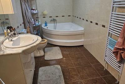 Casă cu 5 camere cu Teren 542 Mp în Săcălaz