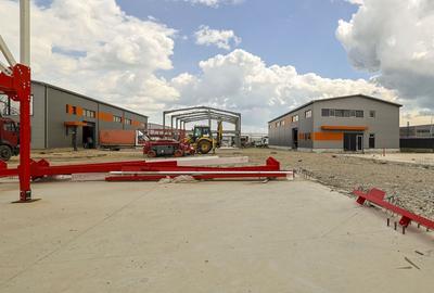 Spațiu industrial, de 2,928 mp, în Est - 16