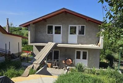 Casă cu 4 camere cu Teren 250 Mp în Central - 7