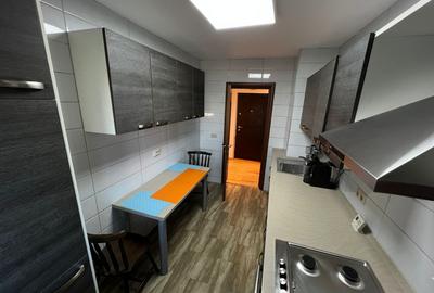Apartamentul este proaspăt renovat, complet mobilat și utilat deține centrala te - 2