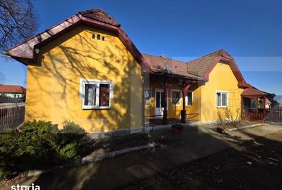 Casă cu 3 camere cu Teren 4669 Mp în Moacșa - 1