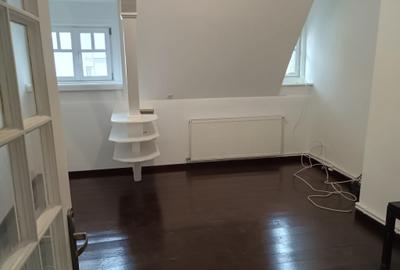 Str. Paris, apt. 3 camere